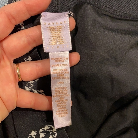 Savage X Fenty Black Leggings EUC Large - Picture 11 of 12